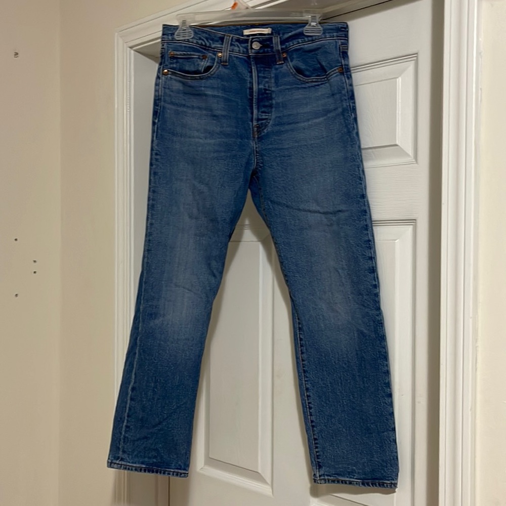 Levi’s wedgie Straight Leg Size 28 Jeans EUC